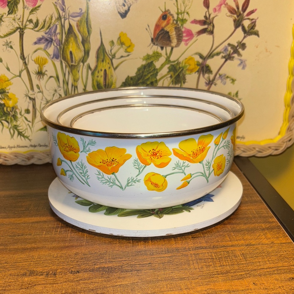 Vintage KOBE nesting bowls (3)